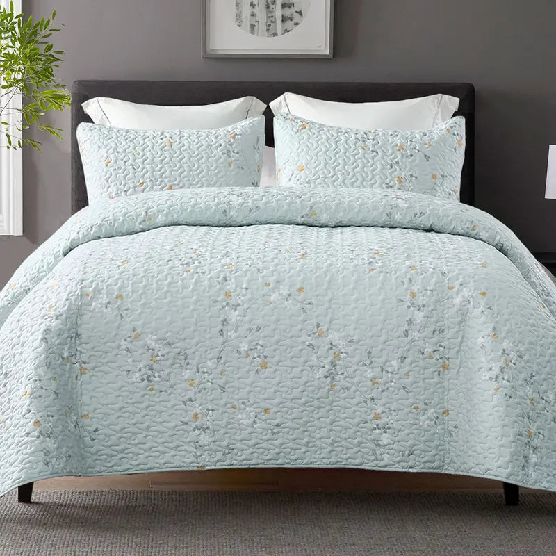 Boho Floral Patchwork Reversible Quilt Set - Ultra Soft 3-Piece Bedspread