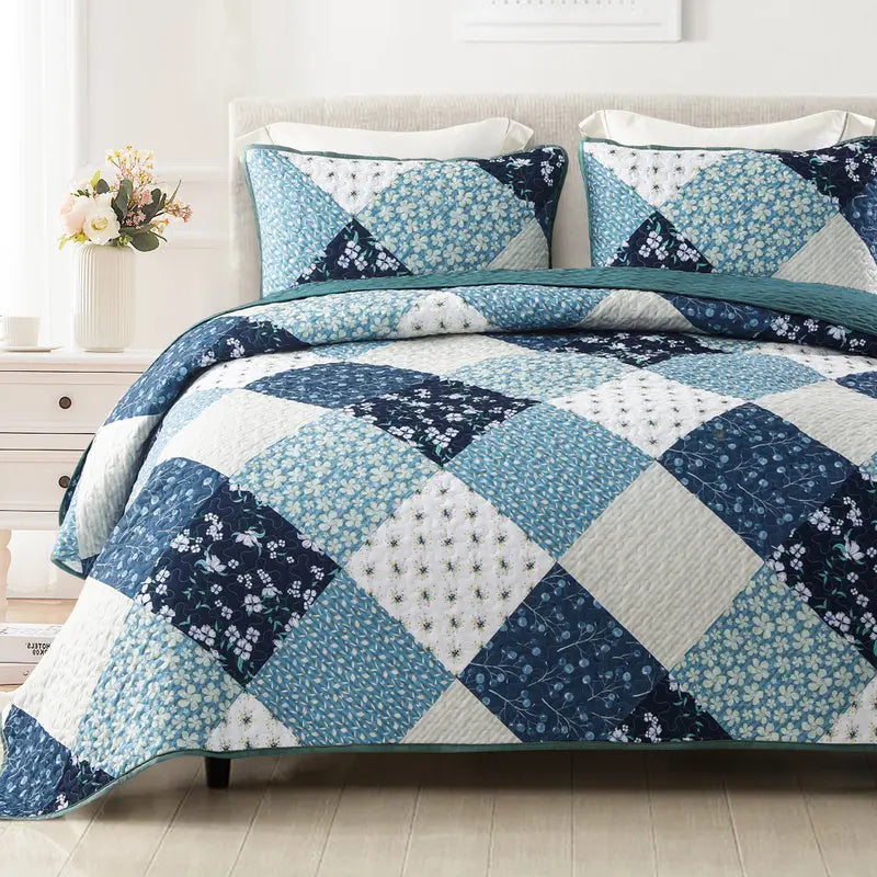 Boho Floral Patchwork Reversible Quilt Set - Ultra Soft 3-Piece Bedspread