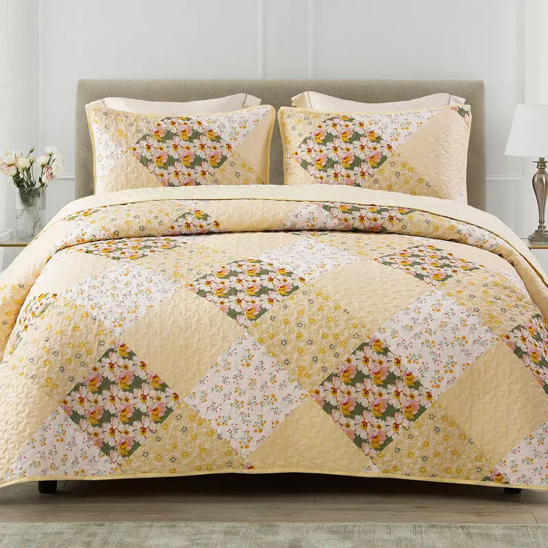 Boho Floral Patchwork Reversible Quilt Set - Ultra Soft 3-Piece Bedspread