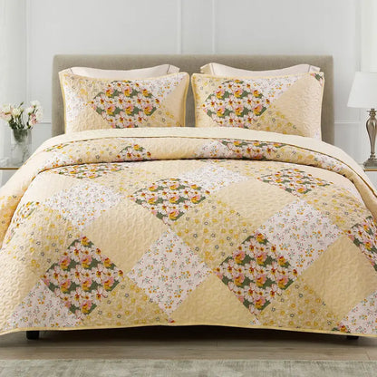 Boho Floral Patchwork Reversible Quilt Set - Ultra Soft 3-Piece Bedspread